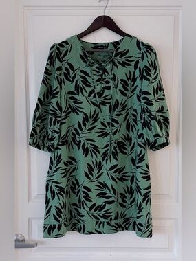 Who What Wear Sage Green Leaf-Print Dress
